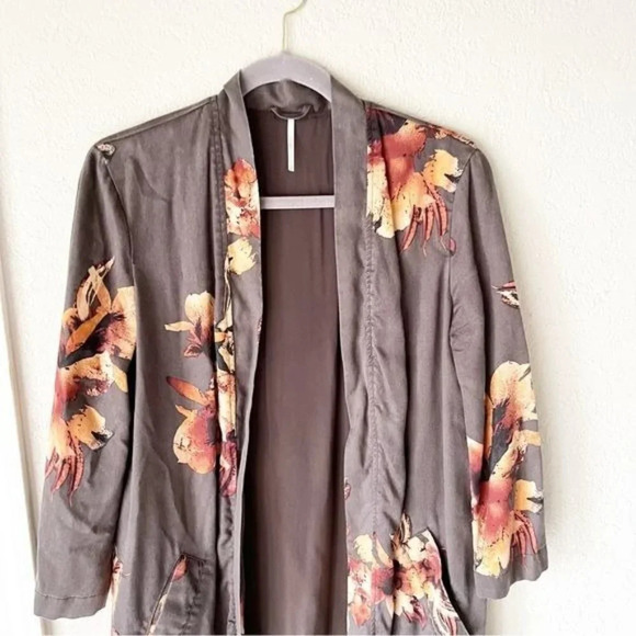 FREE People Slim Kimono in Brown Floral S Longline Open Front Boho Bohemian - Picture 5 of 8
